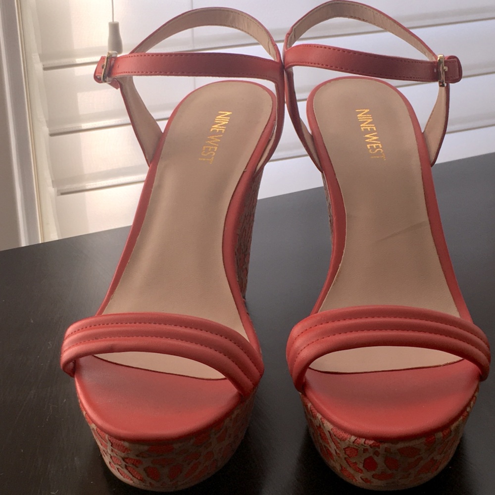 Nine West Wedge with ankle strap; size 9m new